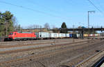 152 160-8 mit einen Containerzug aus den Hamburger Hafen.