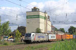 187 510-3 mit Seekisten aus Hamburg durchf�hrt den Tostedter Bahnhof. Datum: 05.07.2026