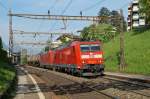 Zwei DB 185 mit einem Güterzug Richtung Norden weit im Süden der Schweiz bei Lugano Paradiso.