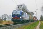 Schweizer Loks tief im Westen: Die SBB Cargo-193 516 befördert bei Boisheim am 16.03.2022 einen Containerzug in Richtung Niederlande