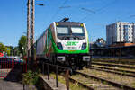 Die Rem 487 001-0 „Murmeltier“ (91 85 4487 001-0 CH-SRA) der Salzburger Eisenbahn Transportlogistik (SETG), ex SRT Rem 487 001, ex BTK 187 010, ist am 07 September 2024 beim Hauptbahnhof Siegen (D) angestellt. 

Die Bombardier TRAXX F160 AC3 LM wurde 2014 von Bombardier in Kassel unter der Fabriknummer 35113 gebaut.  Im September 2014 bestellte Swiss Rail Traffic (SRT) eine Lokomotive (DACH-Zulassung, mit LM-Modul), ausgeliefert wurde Anfang 2015 die vormalige Vorführlokomotive 187 010 als Rem 487 001. Ende 2018 verkaufte die SRT die Lokomotive an die Salzburger Eisenbahn Transportlogistik (SETG), weil die Auslastung zu gering gewesen sei.

Weitere Informationen und Technische Daten zur Lok (als sie noch zur Swiss Rail Traffic (SRT)  gehörte), siehe:
http://hellertal.startbilder.de/bild/schweiz~e-loks~rem-487-traxx-f-140-ac3-lm/828660/die-rem-487-001-91-85.html

Die Salzburger Eisenbahn Transportlogistik GmbH (kurz: SETG) ist ein im Jahr 2001 gegründetes Eisenbahnverkehrs-Unternehmen (EVU) mit Sitz in Salzburg. Das Unternehmen transportiert überwiegend in den Ländern Österreich und Deutschland Ganzzüge mit eigenen sowie geleasten Elektro- und Dieselloks.
