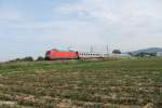 101 086-7 hat Weinheim (Bergst.) mit dem IC 2271 Hannover - Karsruhe verlassen.