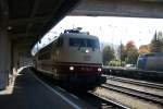 103 184-8 fhrt soeben mit einem Sonderzug in den Bahnhof von Kustein/Tirol ein.