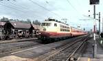 103 123-6 mit ÖBB Eurocity in Schärding am 03.05.1988.