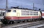 103 142-6 mit grauer Schürze und IC in Ulm am 25.08.1996.