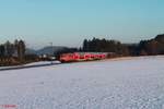 111 186-3 zieht bei Seubersdorf den RE 4858 München - Nürnberg.