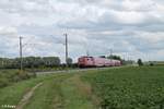 111 187 mit dem RE 4858 München - Nürnberg bei Köfering.