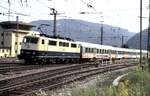 111 078-2 mit Nahverkehrszug in Geislingn/Steige am 15.08.1997.