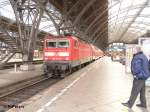 143 927-2 steht mit einer RB Lutherstadt Wittemberg in Leipzig HBF bereit.