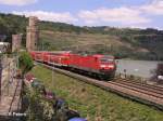 143 833-2 erreicht in wenigen Minuten den Bahnhof Oberwesel mit ein RE Frankfurt/Main im Sandwitch.