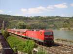 143 129-5 erreicht Oberwesel mit einer RB Mainz.