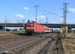 143 022-2 fhrt in Regensburg Ost mit der RB 32528 Regensburg vorbei.