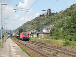 143 346 durchfährt Kaub mit einem Langschienenzug. 20.07.24