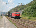 143 346 durchfährt Kaub mit einem Langschienenzug. 20.07.24