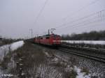 151 011-4  zieht in Doppeltraktion am 09.01.10 bei Obertraubling ein Kohlezug.