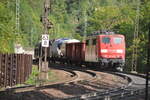 Langer Güterzug auf der Geislinger Steige mit Schubhilfe von !51 143-5 am 12.09.2014.