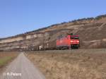 152 074-1 zieht bei Thngersheim ein gemischten Gterzug.