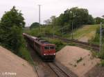 155 213-2 fhrt mit ein gedeckten Gterzug von der Oderbrcke in Frankfurt/Oder ein.