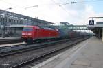 185 251-6 durch fährt Regensburg HBF mit dem LKW-Walter.