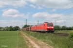 185 174-0 und 185 070-0 mit einem Kohlezug bei der Stromkreistrennstelle Bischofsheim.