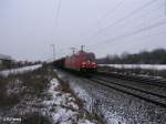 185 365-4 zieht bei Obertraubling ein gemischten Gterzug in Richtung Passau.