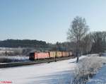 185 271-4 zieht einen Containerzug aus Regensburg bei Sinsgrün.