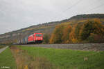 185 316-7 zieht mit einem WEchselpritschenzug LKW-Walter bei Thüngersheim in Richtung Süden.