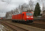 Die 185 175-7 (91 80 6185 175-7 D-DB) der DB Cargo AG fährt am 08.01.2020 in Kreuztal von der Abstellgruppe in den Rangierbahnhof.