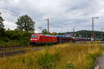 Die 185 058-5 (91 80 6185 058-5 D-DB) der DB Cargo AG fährt am 11 Juli 2024 mit einem langen beladen Autotransportzug (Wagen der Gattung Laaeks 553 der DB Cargo Logistics GmbH, ex ATG), durch Wilnsdorf-Rudersdorf (Kreis Siegen) in Richtung Siegen bzw. Kreuztal.

Nochmals einen lieben Gruß an den netten grüßenden Lokführer zurück, mich freuen immer die Grüße.

Die TRAXX F140 AC1 wurde 2002 von Bombardier in Kassel unter der Fabriknummer 33467 gebaut.
