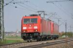 185 228-4 und eine weitere Elektrolok in Neu-Ulm Pfuhl am 22.04.2022.