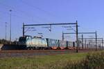 HSL 186 384 zieht ein voller Containerzug am 5 Oktober 2024 durch Valburg.