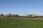 6193 552 von  TX Logistik  mit Flachwagen aus M�nchen kommend am 23. April 2026 bei �bersee am Chiemsee.
