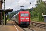 101 102 mit IC am 15.08.11 bei der Durchfahrt von Gingen (Fils) in Richtung Ulm 