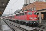 110 406 ist gerade am 29.12.09 mit einem RE aus Frankfurt in Siegen angekommen.
