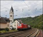 145 022 durchfhrt hier Bacharach in Richtung Sden.