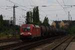 182 022-4 mit einem Kesselwagenzug in Mnchen Heimeranplatz am 14.08.2010