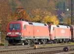 182 024-0 und 152 074 mit Gterzug am 01.11.10 in Gemnden