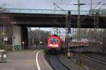 182 002 schiebte ihren IRE  Berlin-Hamburg-Express  (IRE 18096) von Berlin Ostbahnhof nach Hamburg Hbf aus dem Bahnhof Hamburg-Harburg.