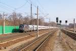 ES 64 U2 - 009  Europa ohne Grenzen  (182 509-0) MRCE Dispolok GmbH für DB Fernverkehr AG mit dem IC 1991 (Berlin Ostbahnhof - Frankfurt(Main)Hbf) bei der Durchfahrt in Rathenow.