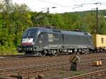 182 563 mit Containerzug am 11.09.10 in Gemnden am Main