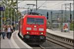 185 387 mit gemischten Gterzug in Richtung Norden bei der Durchfahrt von Koblenz Stadtmitte.