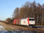 Die 185 665 am 06.02.2011 mit einem Gterzug unterwegs bei Grokarolinenfeld (B Vogl).