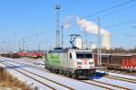 Den KLV-Zug 42153 nach Verona bespannte am 30.01.2012 die 185 389.Hier beim rangieren am Hp Rostock-Toitenwinkel.