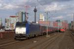 482 005-6 (SBB Cargo) + 185-CL 002 mit dem RE 13 in Dsseldorf Hamm am 27.02.2010