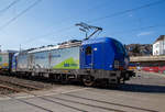 Die HUPAC bzw. BLS Cargo 494 - 193 494 (91 80 6193 494-2 D-BLSC) fährt am 24.03.2021 mit einem KLV-Zug, auf der Siegstrecke durch Niederschelden in Richtung Siegen.

Die Siemens Vectron MS wurde 2018 von Siemens Mobilitiy in München-Allach unter der Fabriknummer 22307 gebaut und an die HUPAC SA. geliefert. Die Lok wurde bei der BLS Cargo eingestellt und/oder vermietet. Sie hat die Zulassungen für Deutschland, Österreich, Schweiz, Italien und die Niederlande (D, A, CH, I, NL). Die Vectron MS  hat eine Leistung von 6,4 MW und eine Höchstgeschwindigkeit von 160 km/h.
