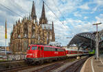 
Früh morgens im Hbf Köln....
Die 110 491-8 der BahnTouristikExpress GmbH (BTE), ex DB 110 491-8, ex DB 114 491-4, ex DB 112 491-6, fährt am 22.05.2018 mit einem Sonderzug vom Hbf Köln in Richtung Hamburg los.

Die Lok wurde 1968 von Krauss-Maffei in München unter der Fabriknummer 19356 gebaut, der elektrische Teil ist von den Siemens-Schuckert-Werke (SSW), und als 112 491-6 (als eine E 10.12) an die DB ausgeliefert, 1988 wurde sie in 114 491-4 umgezeichnet. Im Jahr 1994 erfolgte der Rückbau zur 110er unter Verwendung der Drehgestelle der 110 122, somit erfolgte Umzeichnung in 110 491–8. Im Jahr 2014 ging sie an die BahnTouristikExpress GmbH. Nach der Reaktivierung 2015 (und Umbau auf LED-Leuchten, sowie eckige Puffer) fährt sie unter der NVR-Nr. 91 80 6110 491-8 D-BTEX.