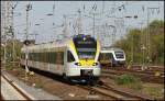 ET 7.05 der Eurobahn und rechts ein Lint der NWB am 09.04.11 in Duisburg