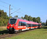 442 854 als S1(Warnemünde-Rostock)bei der Einfahrt in Rostock-Lichtenhagen.31.08.2024