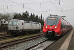 während 193 427-2 schlief fuhr neben an 442 840 in Rostock-Bramow raus.