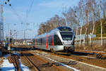   Der ET 22 2101 (94 80 0426 100-4 D-ABRN / 94 80 0826 100-0 D-ABRN), ex ET 22 001, ein 2-teiliger Stadler Flirt der Abellio Rail NRW fährt am 18.02.2018, als RB 91  Ruhr-Sieg-Bahn  (Hagen -